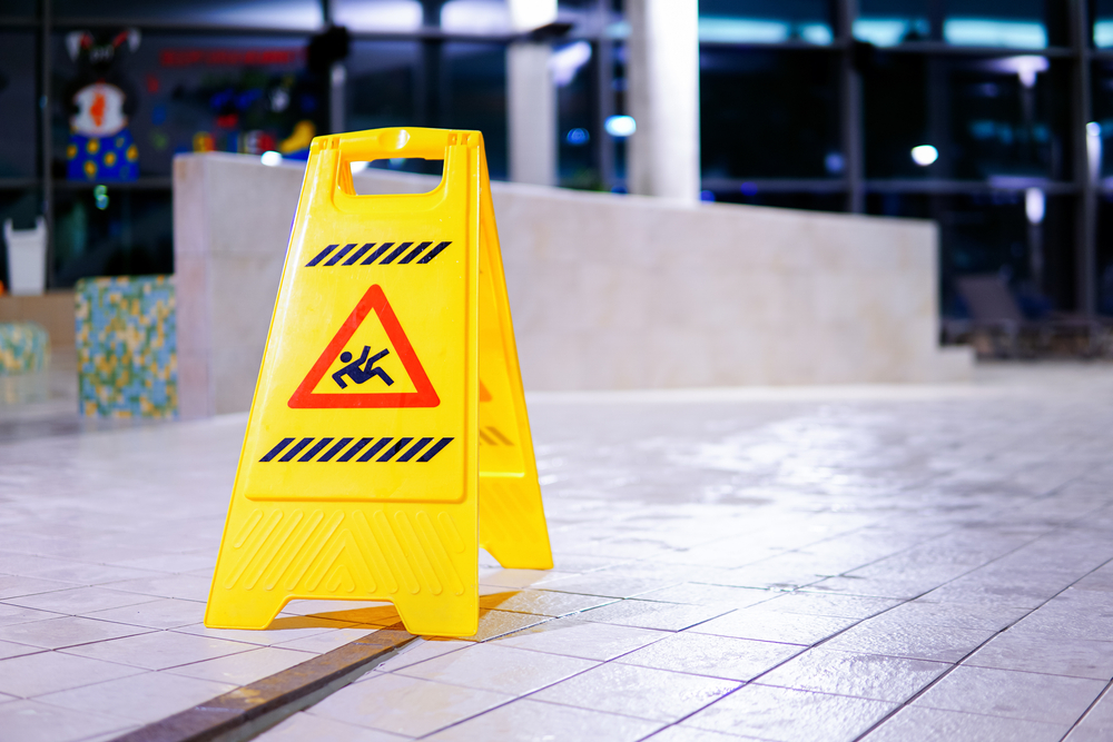 Slipping,Swimming,Pool,Danger,Wet